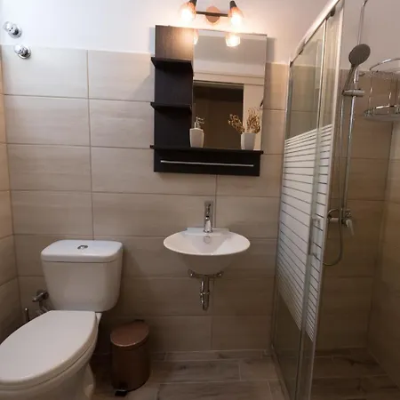 公寓 V. P. Place. 阿尔戈斯托利翁